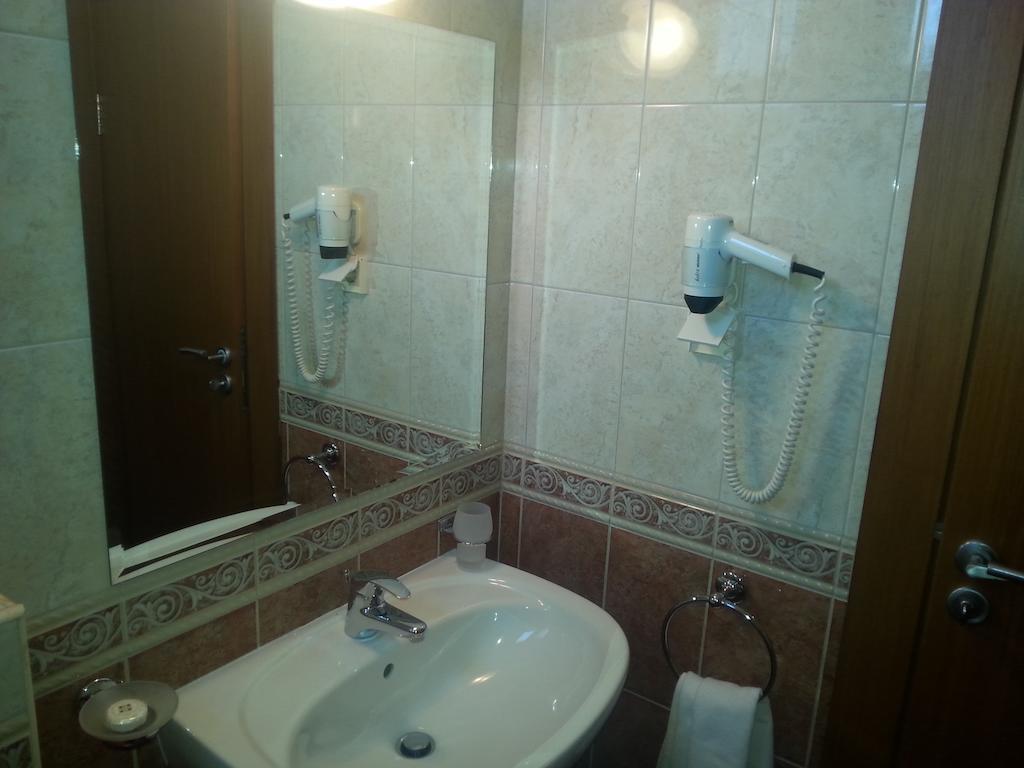 Hotel Perperikon Kŭrdzhali Room photo