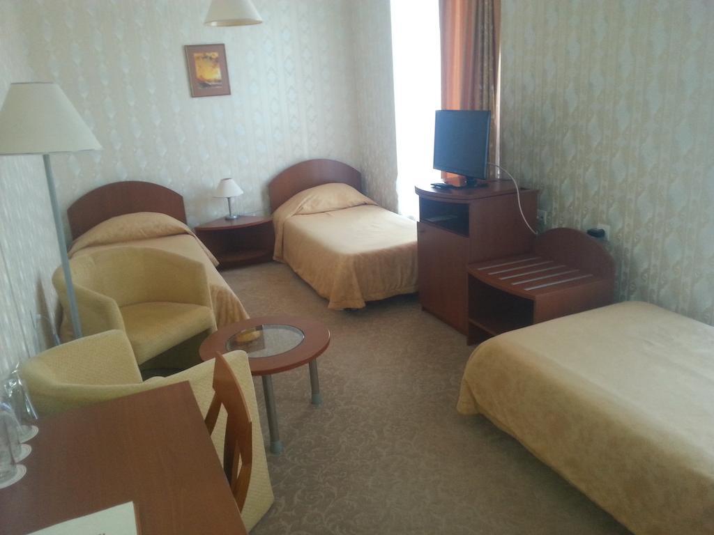 Hotel Perperikon Kŭrdzhali Room photo