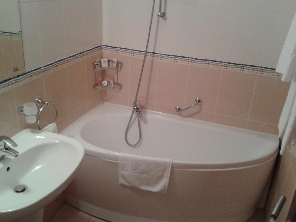 Hotel Perperikon Kŭrdzhali Room photo