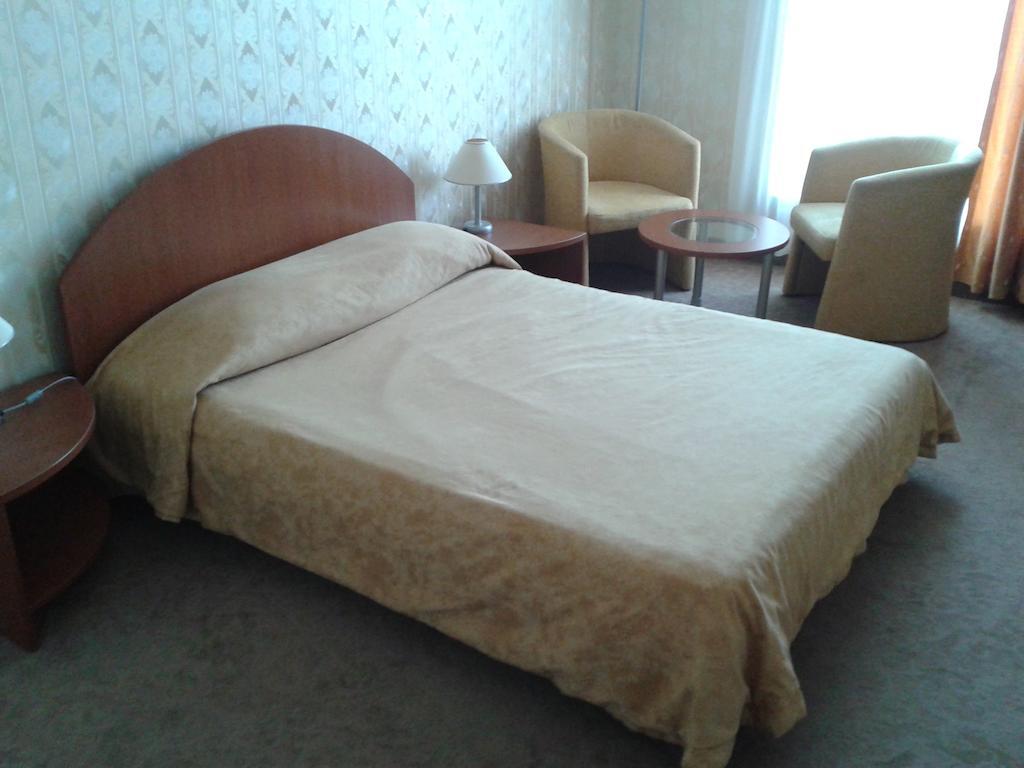 Hotel Perperikon Kŭrdzhali Room photo