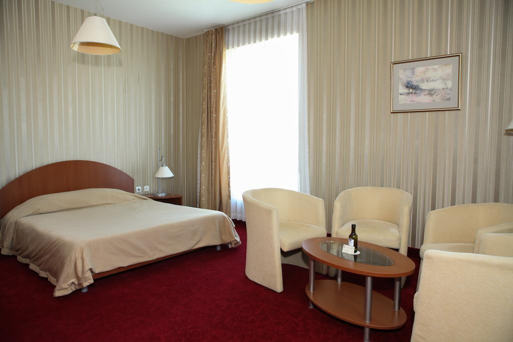 Hotel Perperikon Kŭrdzhali Room photo