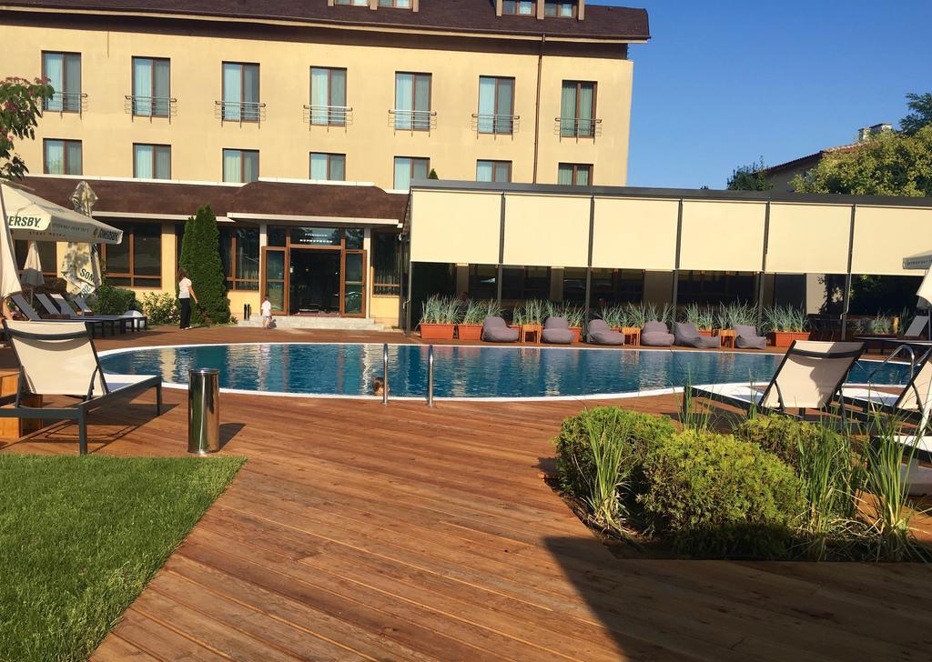 Hotel Perperikon Kŭrdzhali Exterior photo